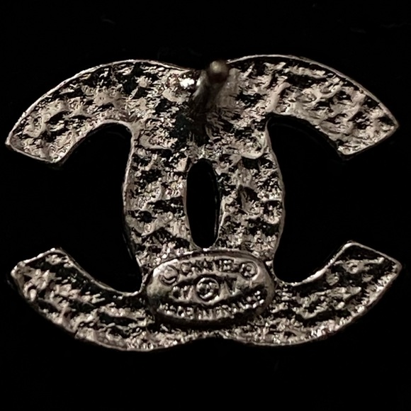 AUTHENTIC CHANEL EARRINGS - Picture 6 of 8